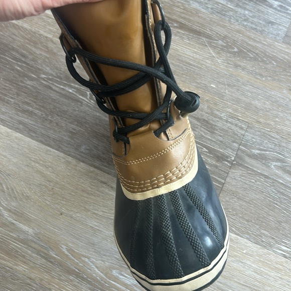 Gorgeous sorel boots size 6 - Picture 3 of 5